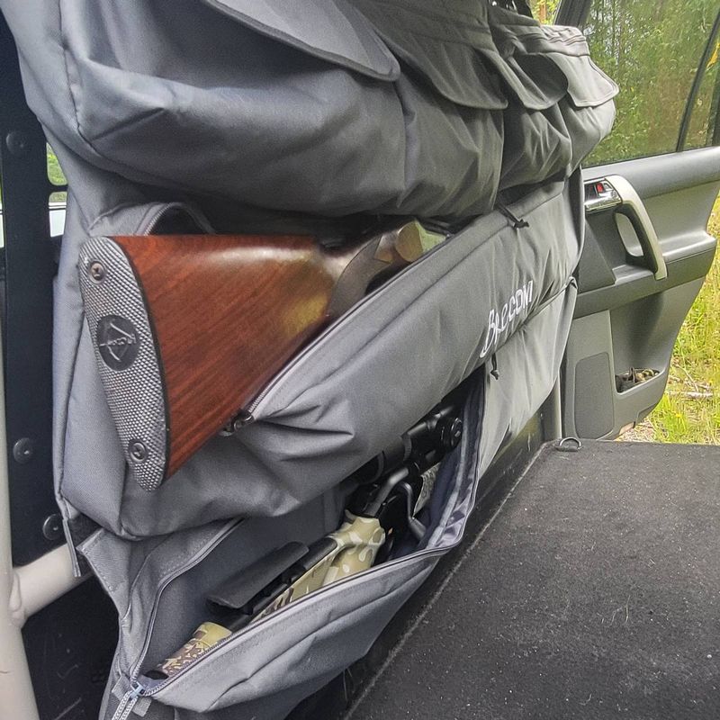 BRECOM VÅPENFUTTERAL FOR MONTERING I BIL